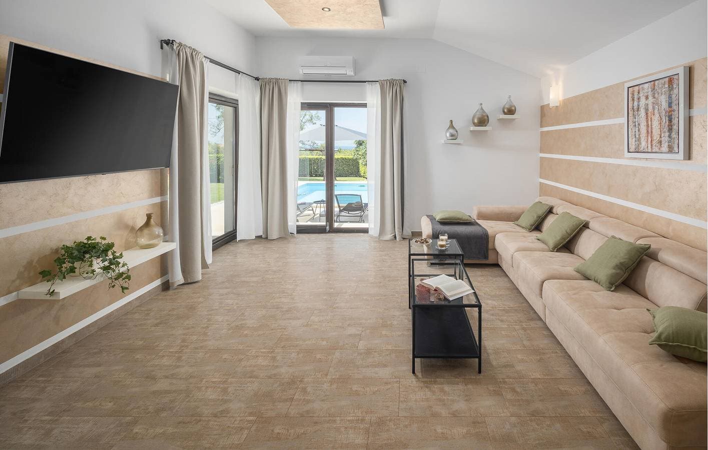 Foto 6 von 44: Charmante 2-Zimmer-Wohnung mit Pool in der Nähe des Stadtzentrums von Montin und Vinistra