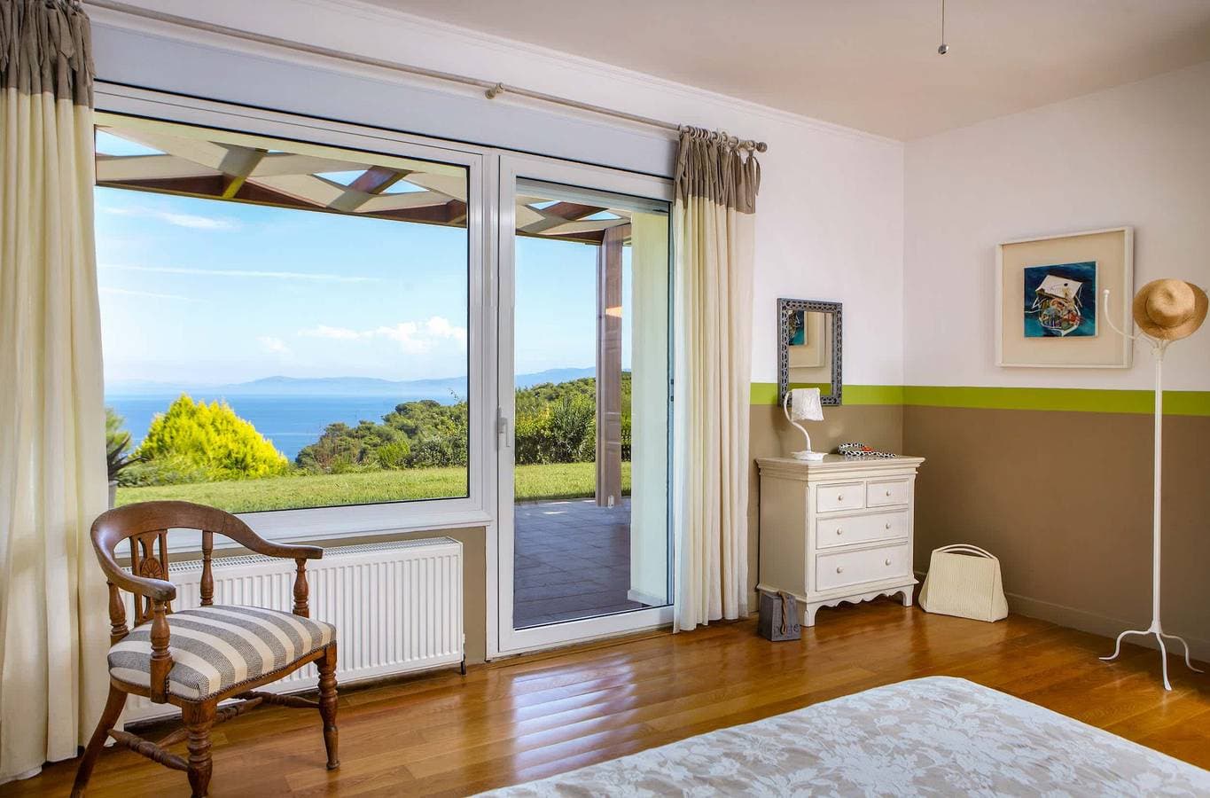 Foto 13 von 46: Villa Laurette Kratigos, Private Escape with Views