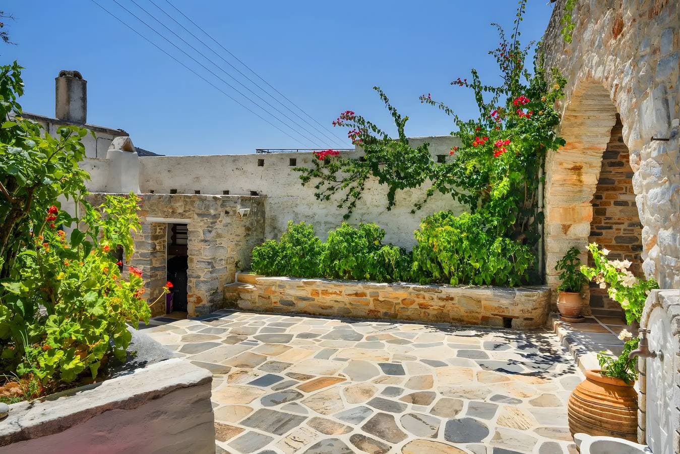 Foto 4 von 45: Ferienhaus „Zeus House“ mit Bergblick, 2 privaten Terrassen & WLAN