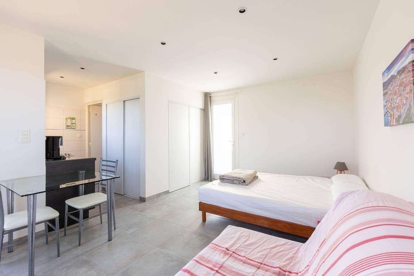 Foto 8 von 20: Einzimmerwohnung "Dans Résidence Avec Piscine" mit gemeinsamem beheizten Pool und WLAN