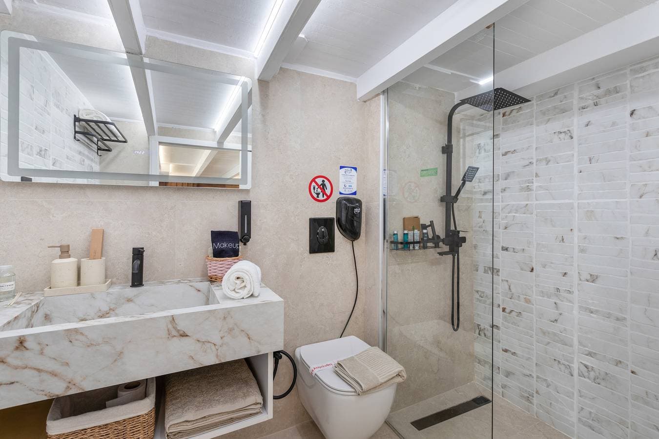 Foto 10 von 38: Mario Luxury Sea Front Penthouse mit Whirlpool – Casa di Mario, Kalyves, Kreta
