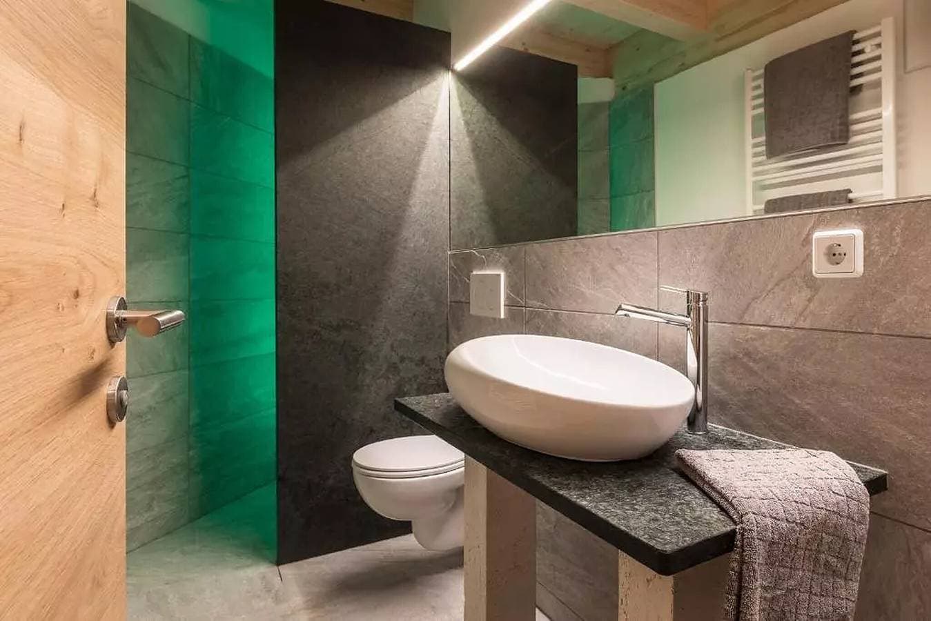 Foto 8 von 15: Ferienwohnung 'Superior Xl- 2 Left' mit Bergblick, Gemeinschaftspool und WLAN