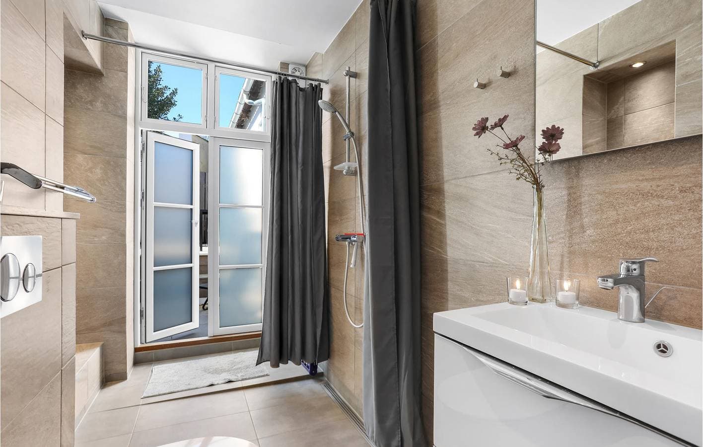 Foto 9 von 23: Ferienhaus für 4 Personen mit Terrasse