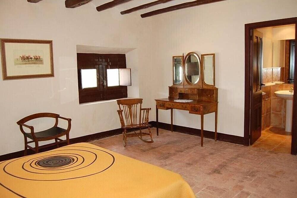 Foto 5 von 30: Casa Alerny – Authentisches katalanisches Landgut zwischen Kirschbäumen