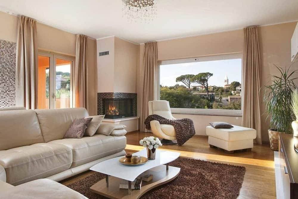 Foto 9 von 26: Charmante Villa Diora mit Swimmingpool und Wellnessbereich