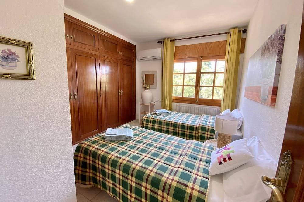 Foto 2 von 30: Magnifica Villa 5 Bed La Font With Private Pool