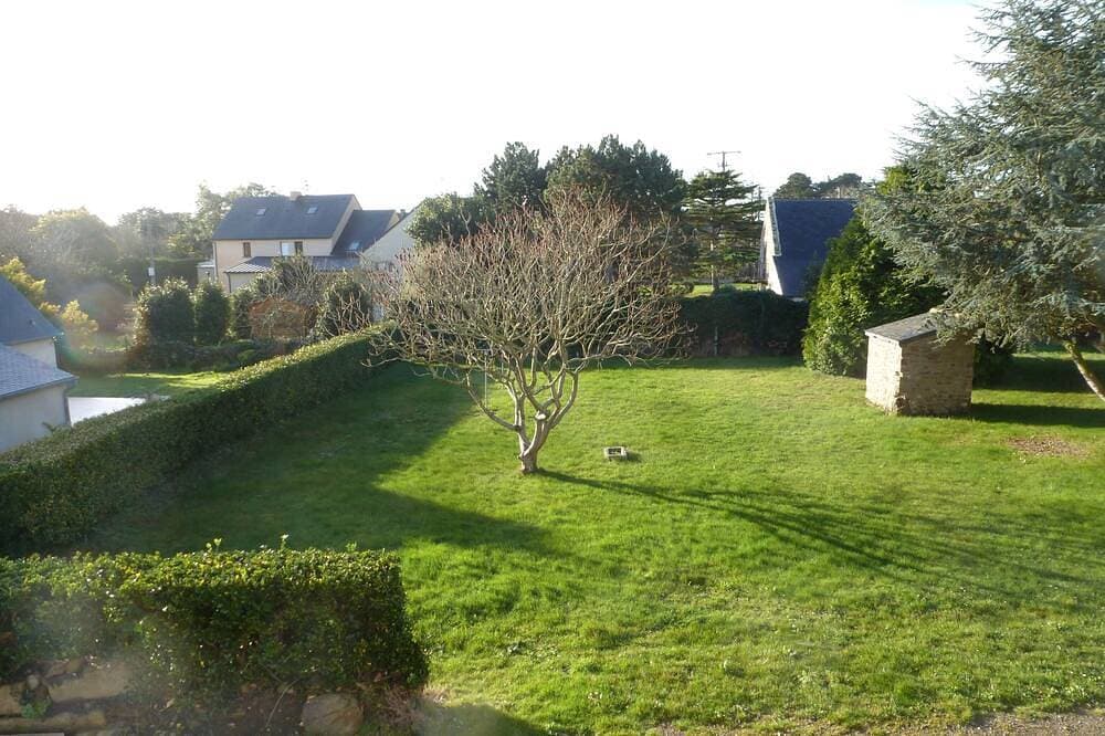 Foto 8 von 22: La Lanzardiere: the Doris 100m from Port-Mer beach