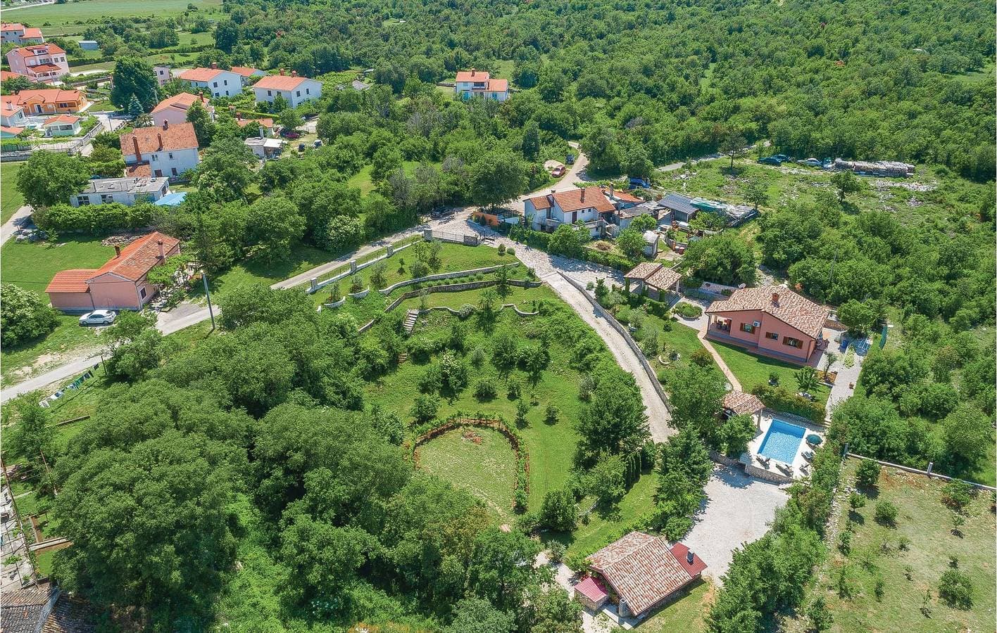 Geräumige 130 m² große Wohnung mit Pool, WLAN und Parkplatz in der Nähe von Sehenswürdigkeiten 1