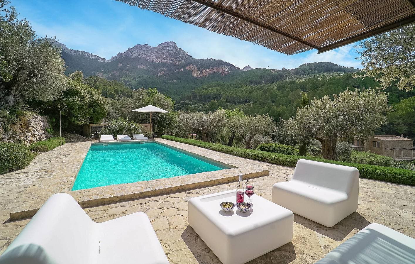 Foto 3 von 29: Appartement mit Meerblick, Pool, Terrasse und Grill - 400m zur Cala d'Estellencs