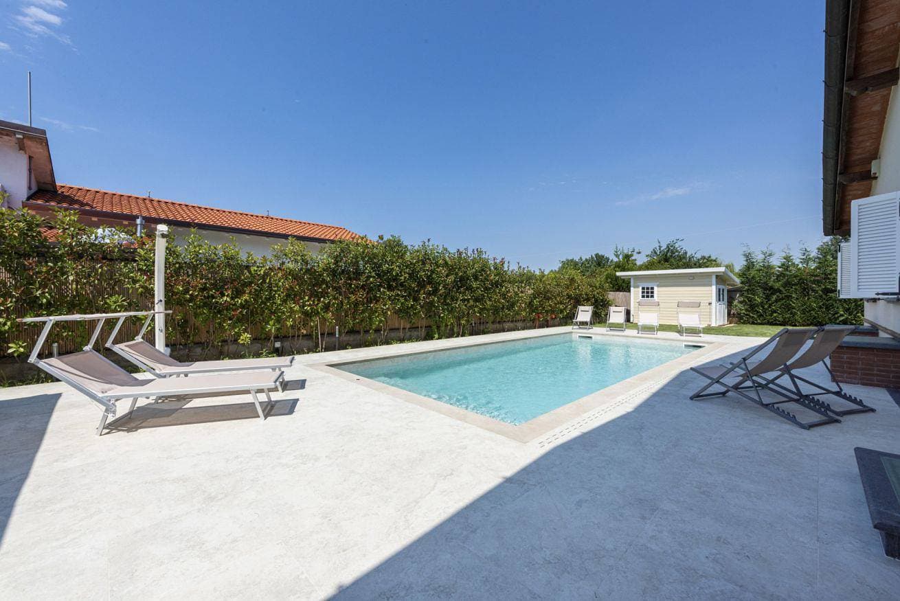 Foto 11 von 40: Villa für 10 Personen mit Garten