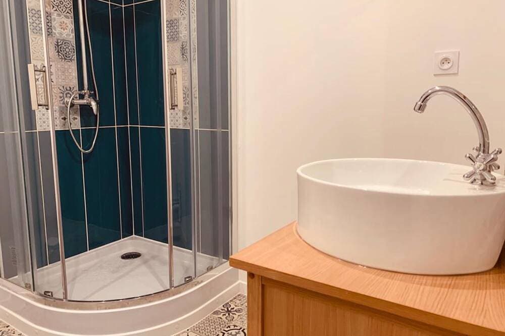 Foto 8 von 25: Apartment-Deluxe-Eigenes Badezimmer-Blick auf das Wahrzeichen