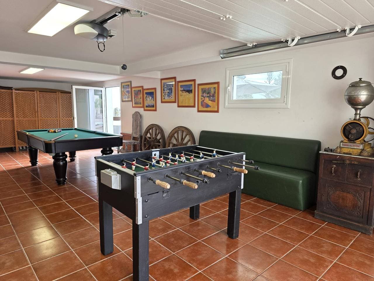 Foto 8 von 48: Ferienhaus für 14 Personen mit Terrasse