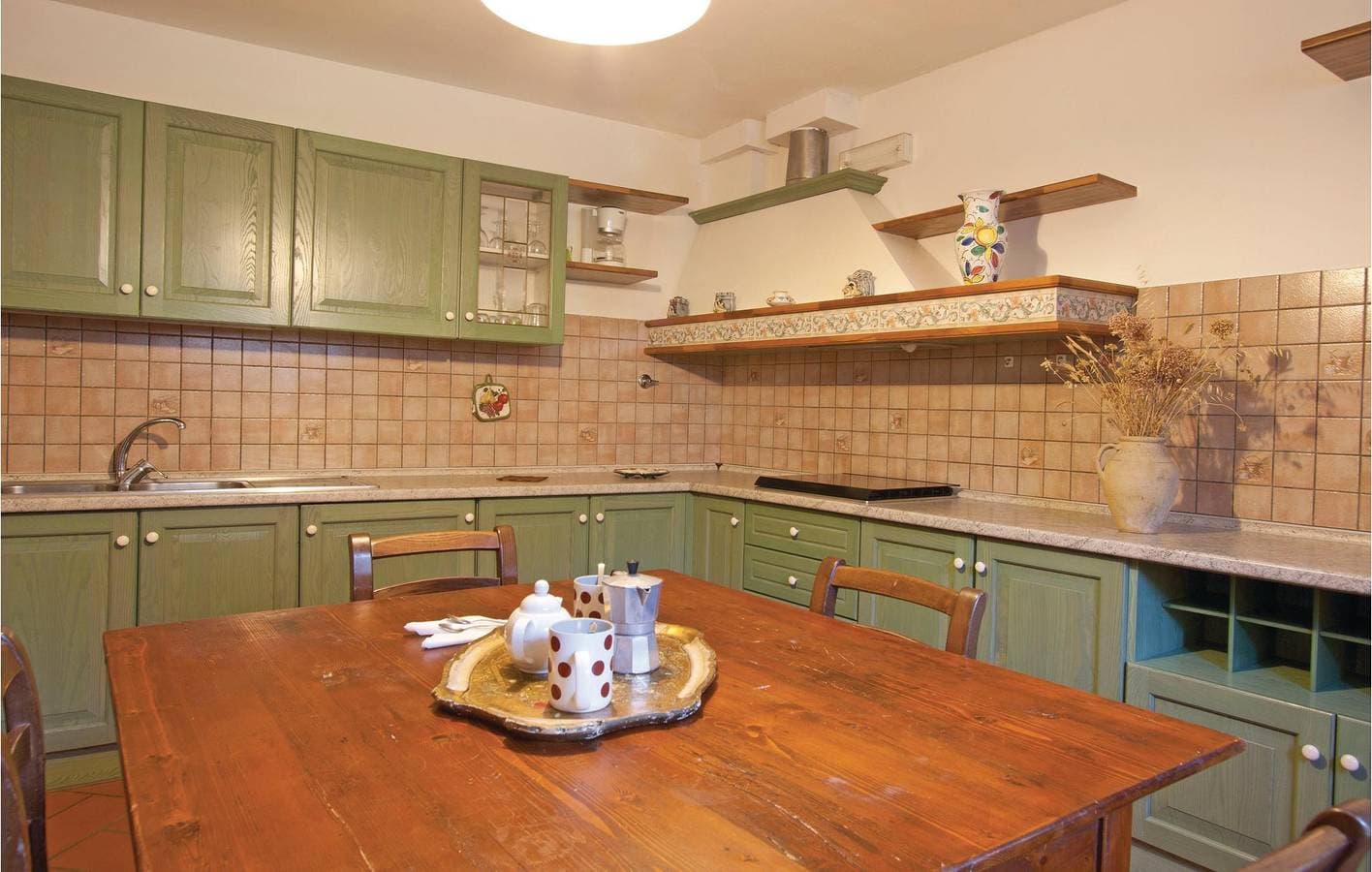Foto 13 von 27: 150m² Wohnung: WiFi, Parkplatz, Pool & See 1,5km