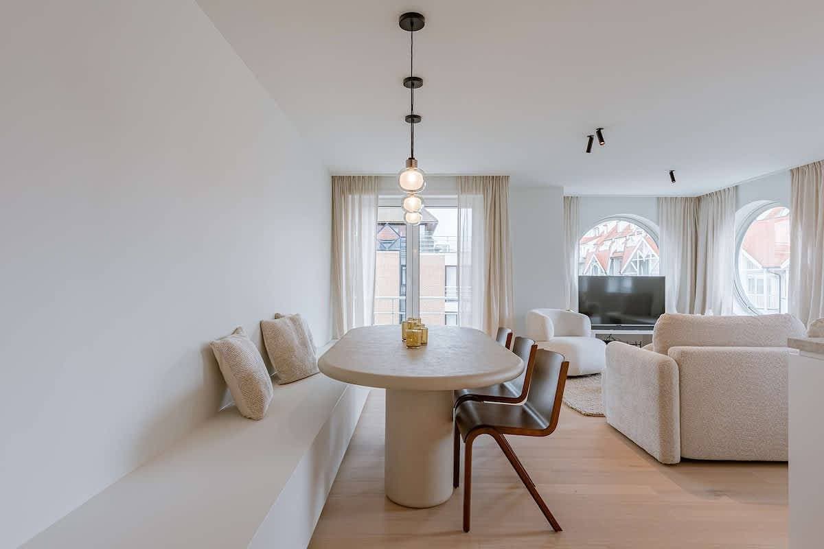 Foto 10 von 43: Waterfront apartment w/ beach access & balcony