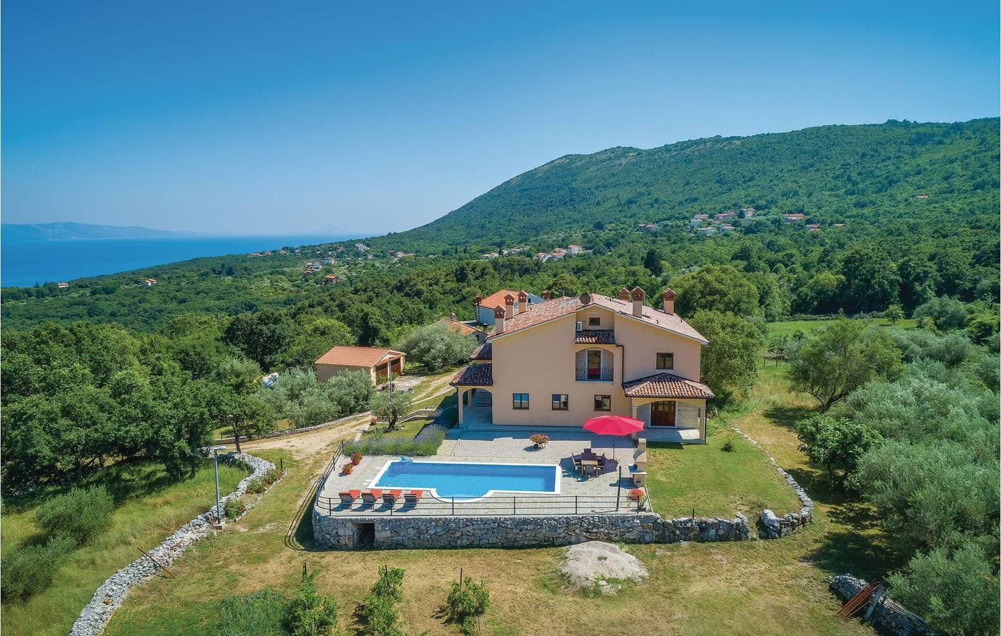 Foto 6 von 41: Nur 1 km vom Strand entfernt: Gemütliche Ferienwohnung mit Pool, WLAN und Terrasse