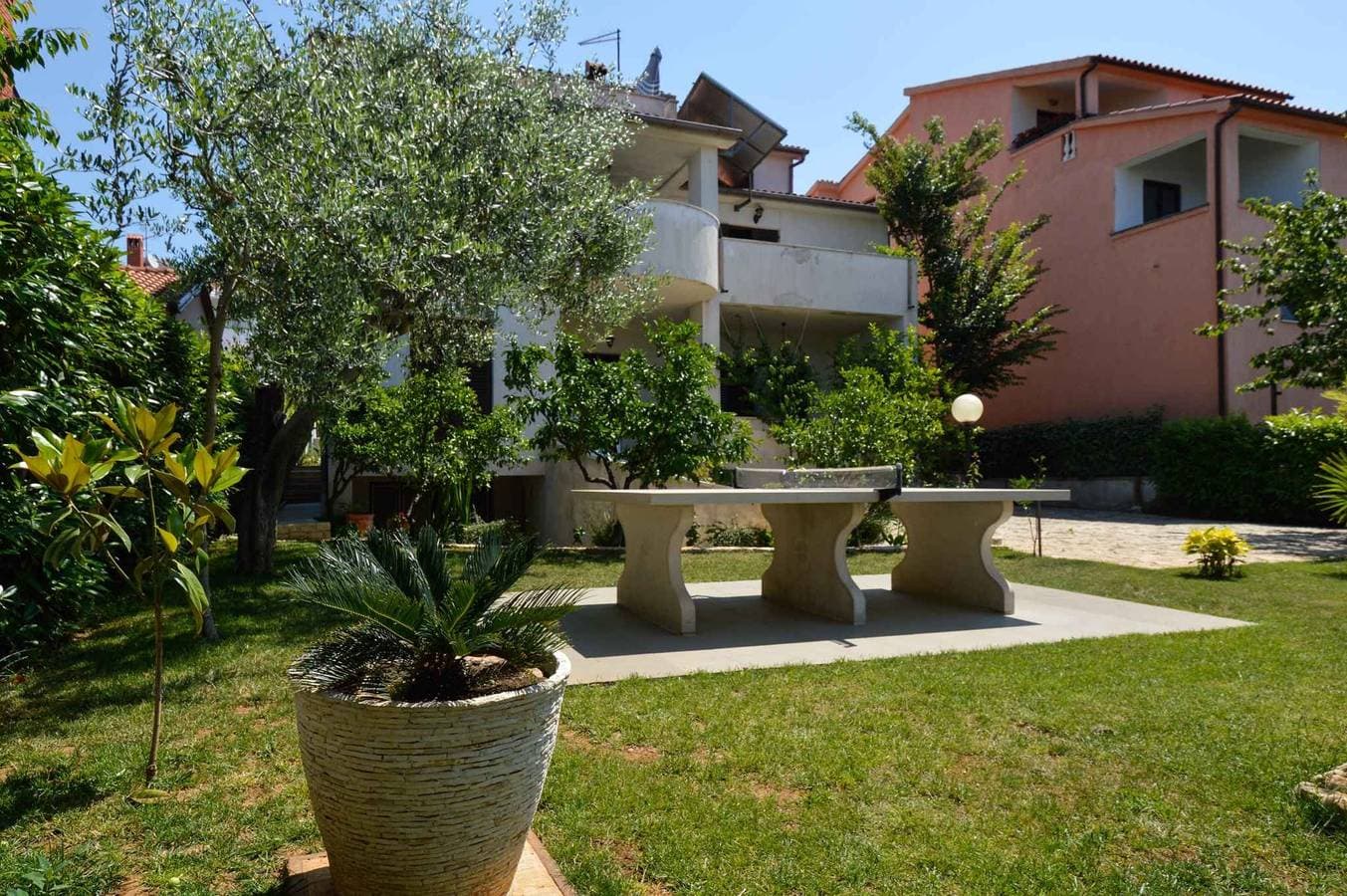 Ferienwohnung mit Klimaanlage und Balkon 1