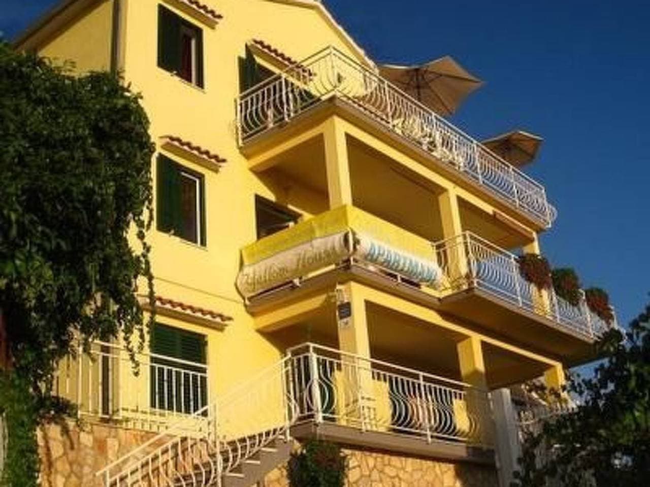 Foto 12 von 32: Trogir Yellow House A1