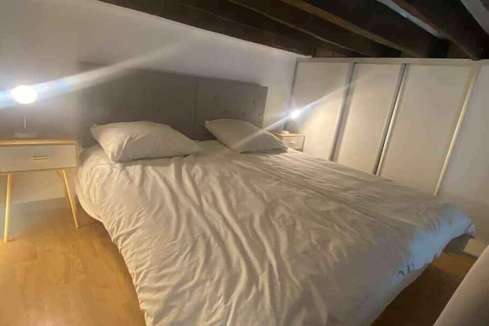 Foto 4 von 30: Studio Duplex Avec spa et Cour Privée