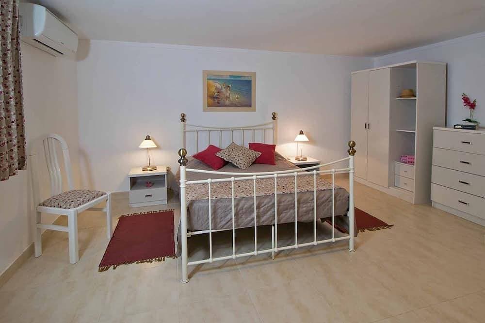 Foto 7 von 30: Schöne freistehende Villa mit privatem Pool, 600 Meter vom Strand entfernt - 66875 / Al