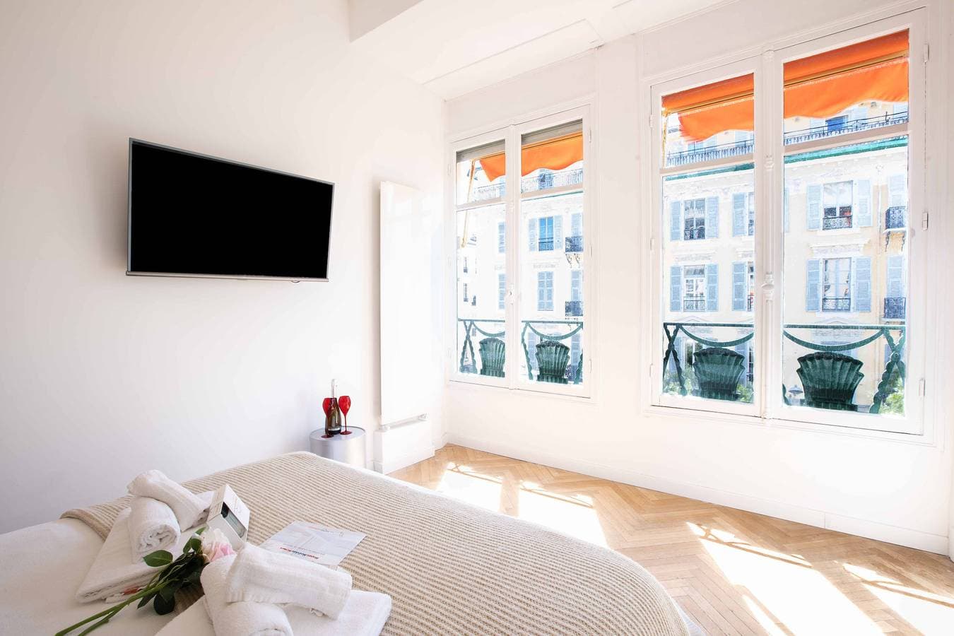 Foto 11 von 16: Le Magenta - Modern Apartment with Balcony