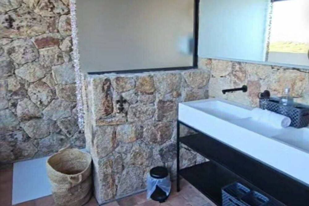Foto 5 von 30: Kuppel-Deluxe-Ensuite mit Dusche-Blick auf die Bucht