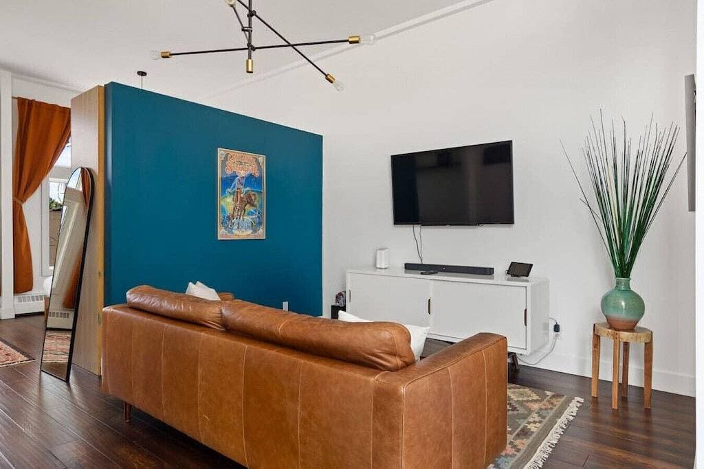 Foto 6 von 19: McGill Loft | Trendy | Iconic | Best Location