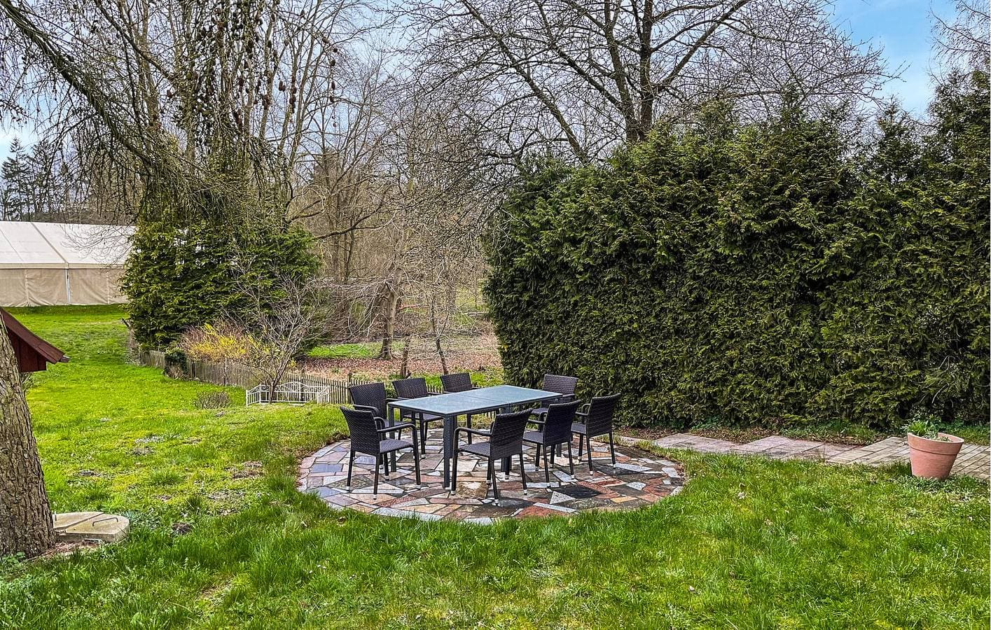 Foto 2 von 18: Charmante 140 m² große Wohnung mit Terrasse, WLAN und moderner Ausstattung