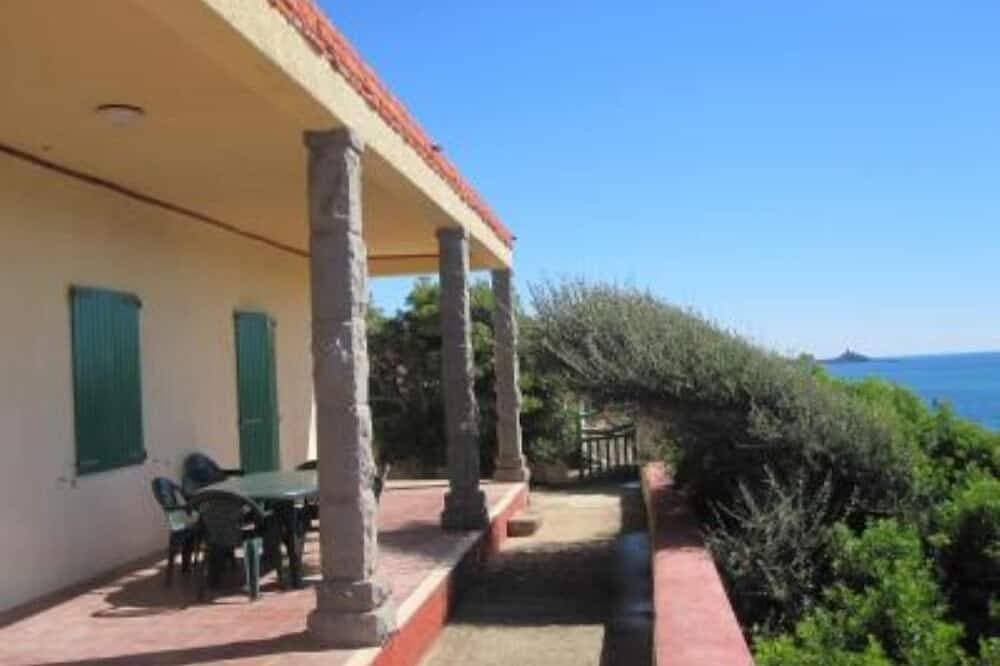 Freistehendes Ferienhaus mit Panoramablick über das Meer  und direktem Zugang zum Strand 1