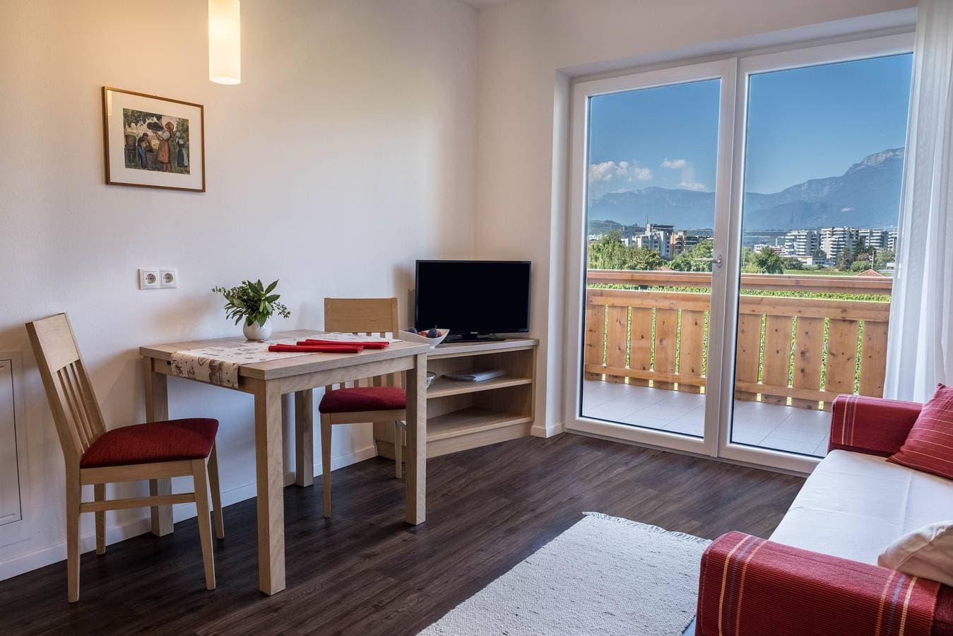 Foto 2 von 26: Ferienwohnung "Urbanhof - Moritzing" mit Bergblick, WLAN & 2 Balkonen
