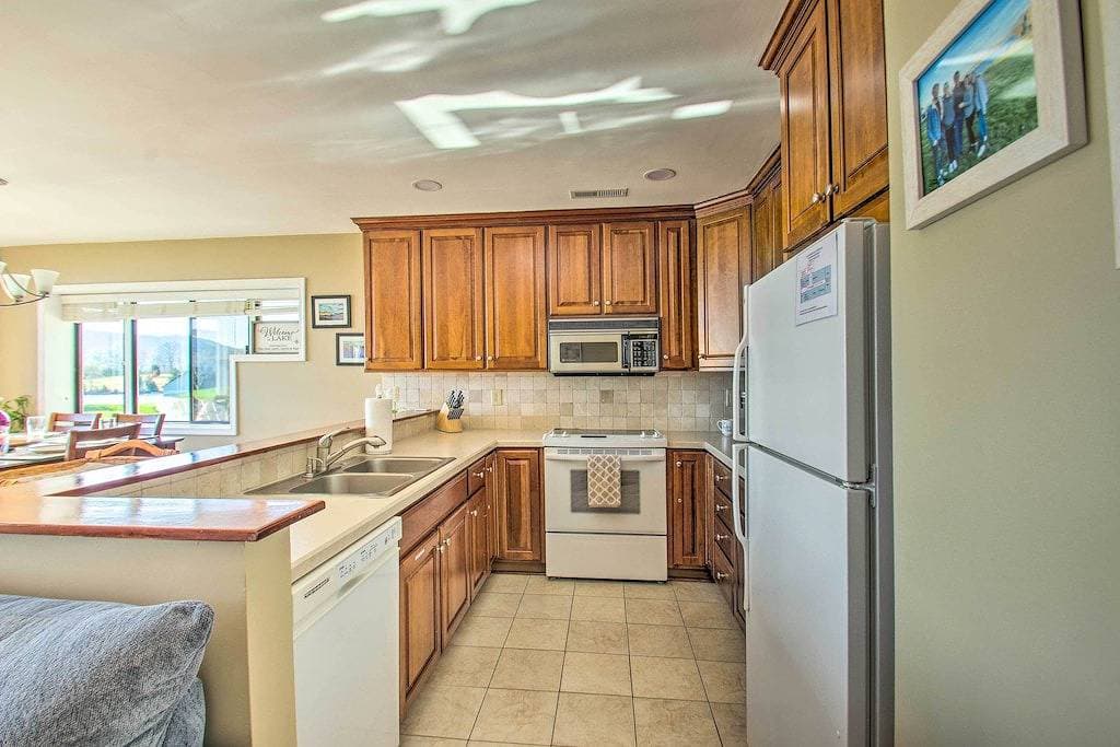 Foto 6 von 36: Sun-Filled Condo w/ Smith Mountain Lake Views