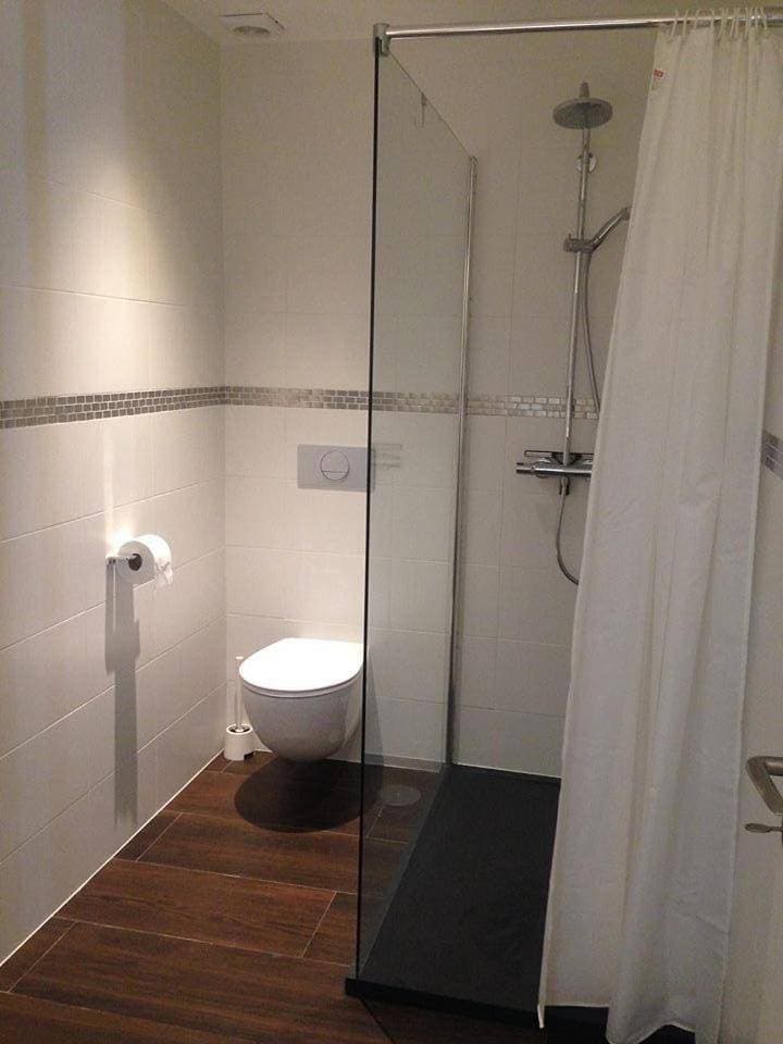 Foto 8 von 10: Double Room with Private Bathroom