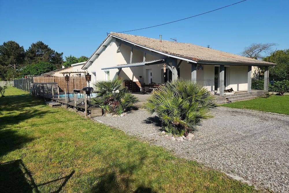 House with pool 1