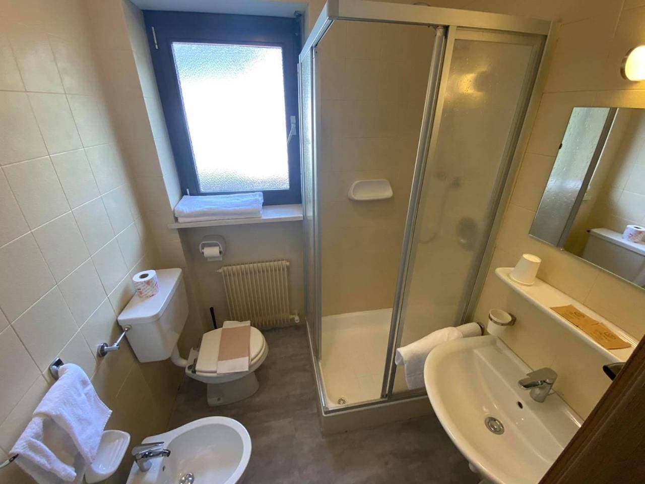 Foto 11 von 33: Double Room with Balcony