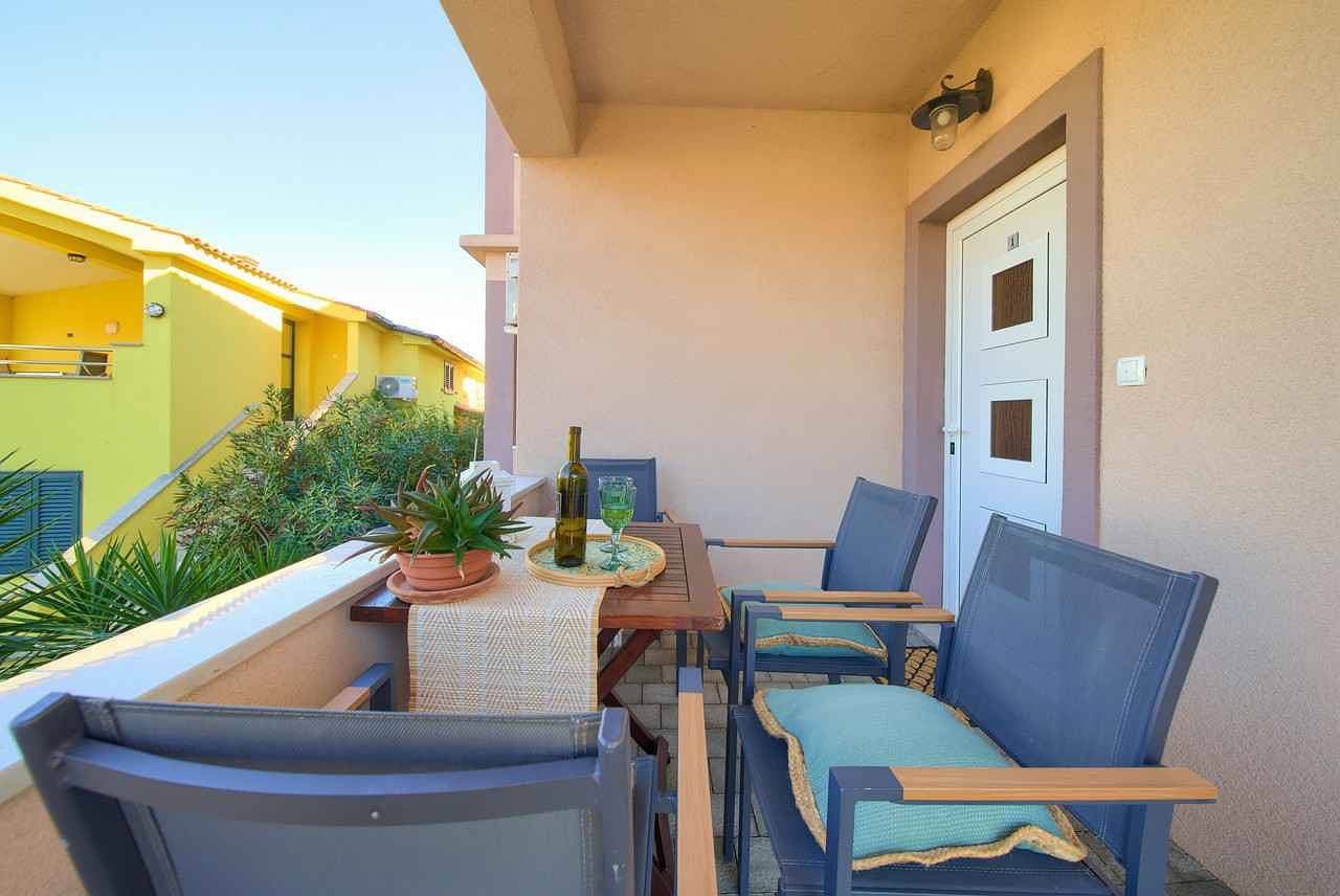 Foto 2 von 25: Ferienwohnung mit Balkon und Klimaanlage