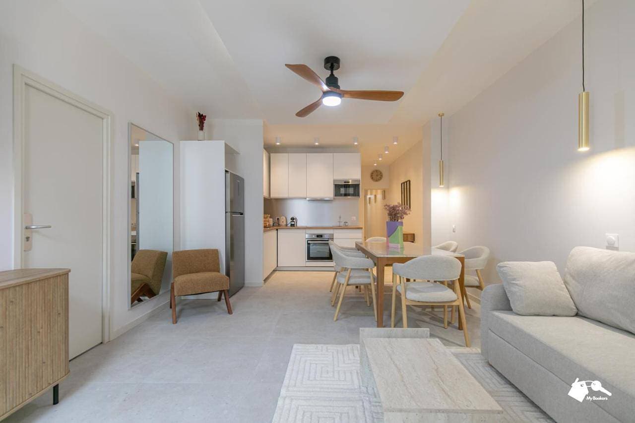 Foto 5 von 71: Two-Bedroom Apartment
