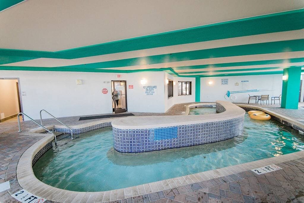 Foto 7 von 28: Tierfreundlich, Ein Schlafzimmer mit direktem Meerblick und großem Balkon am Meer