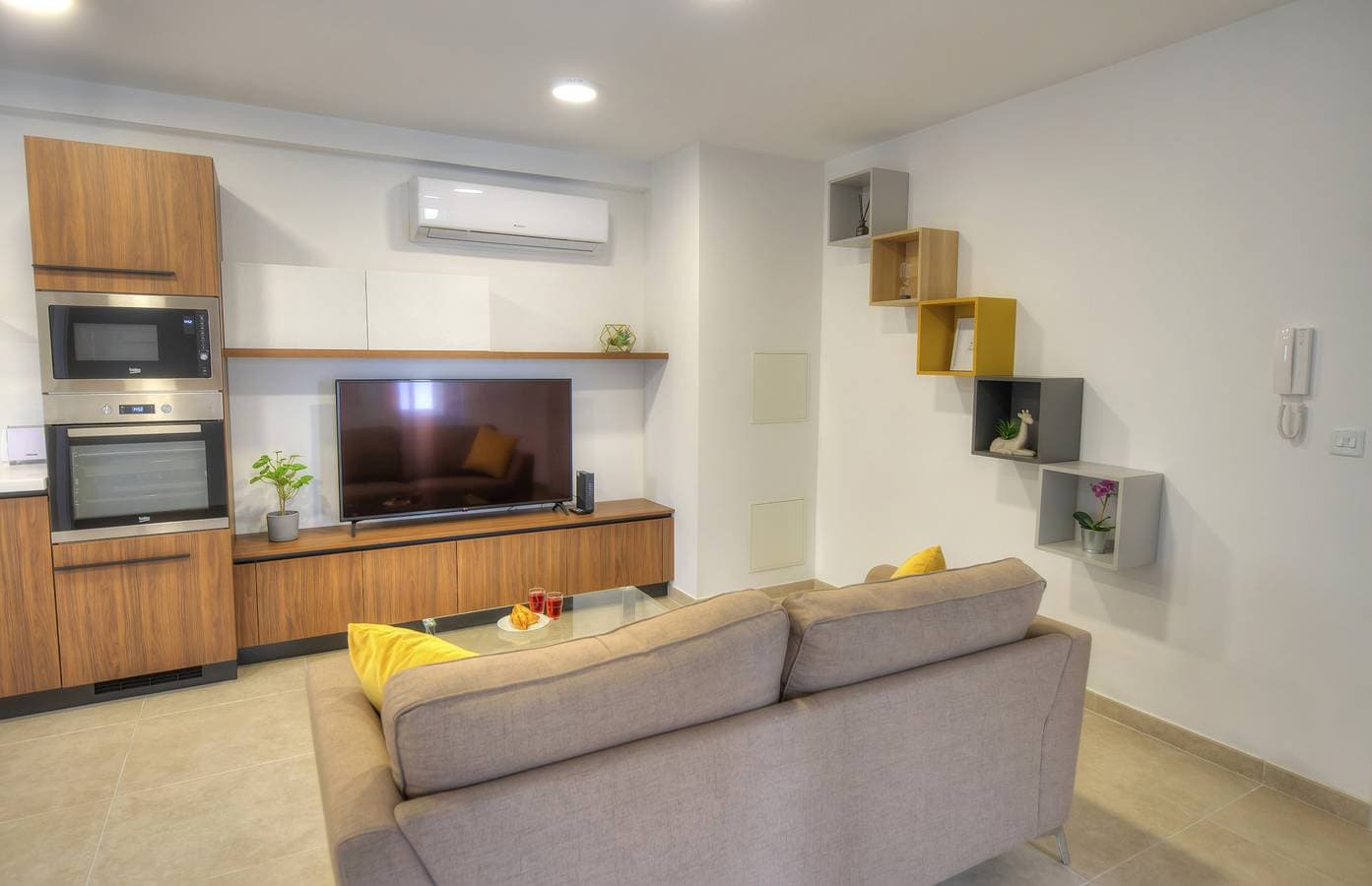 Foto 2 von 21: Ferienwohnung für 4 Personen mit Balkon