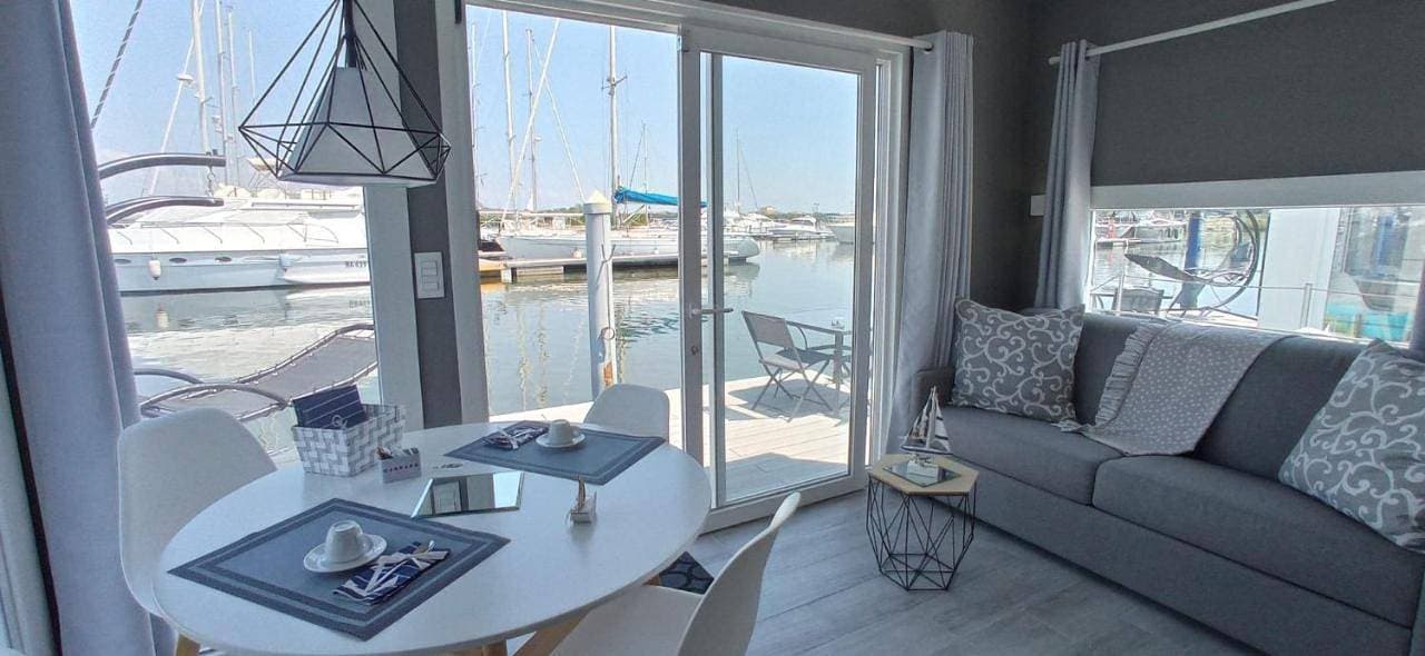Marina degli Estensi Floating Resort - House Boat 1