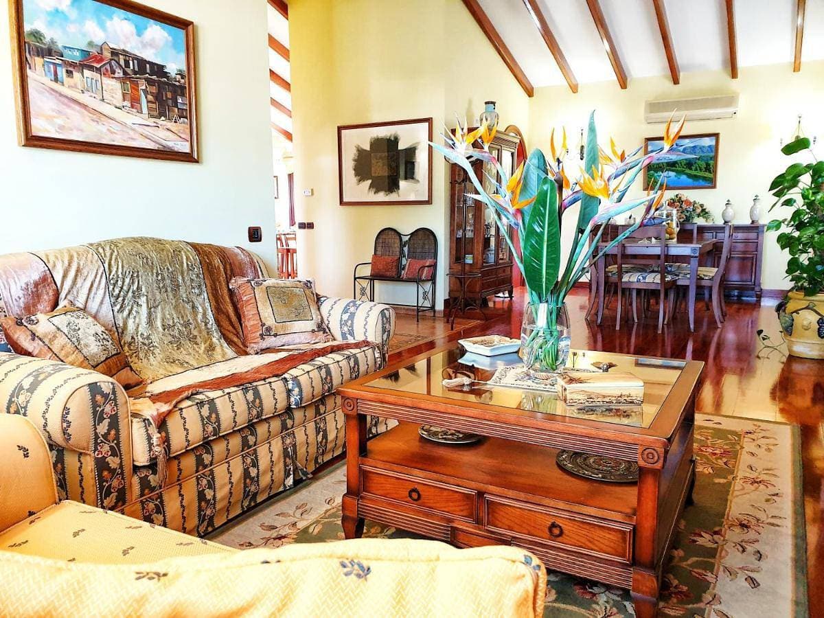 Foto 5 von 43: Three-Bedroom Townhouse
