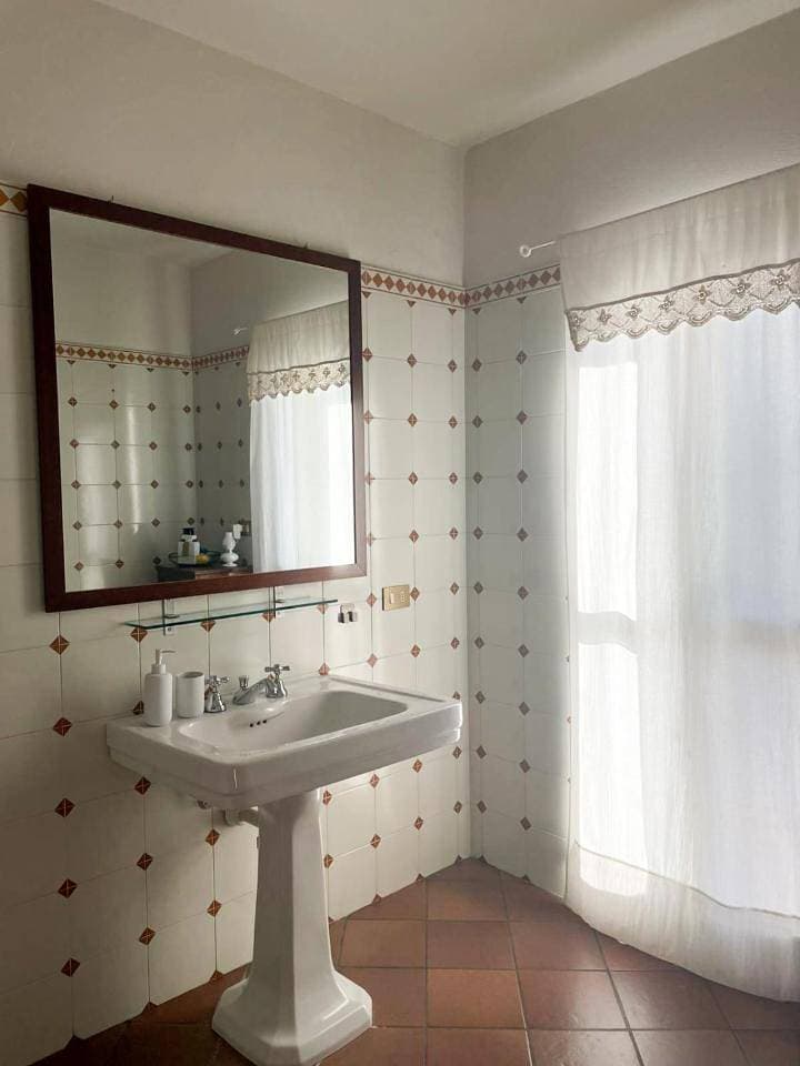 Foto 10 von 10: Double Room with Private Bathroom
