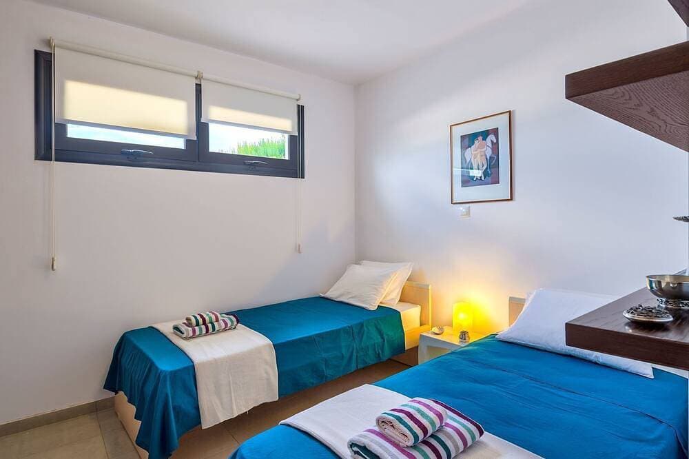 Foto 8 von 30: Villa mit Pool für bis zu 8 Personen. Meerblick.