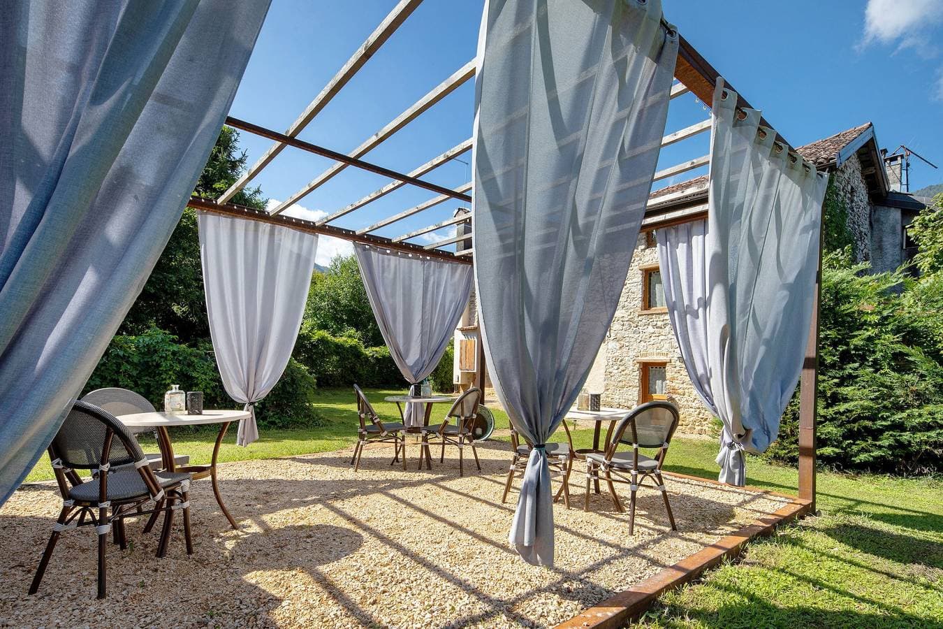 Foto 4 von 40: La Finestra sul Grappa – Zimmer „Monte Peurna“ mit Bergblick, Gemeinschaftsterrasse & WLAN