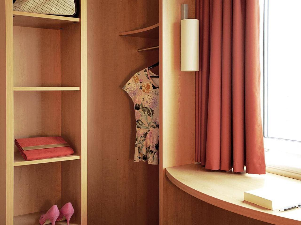 Foto 9 von 12: Standard Apartment with Two Single Beds