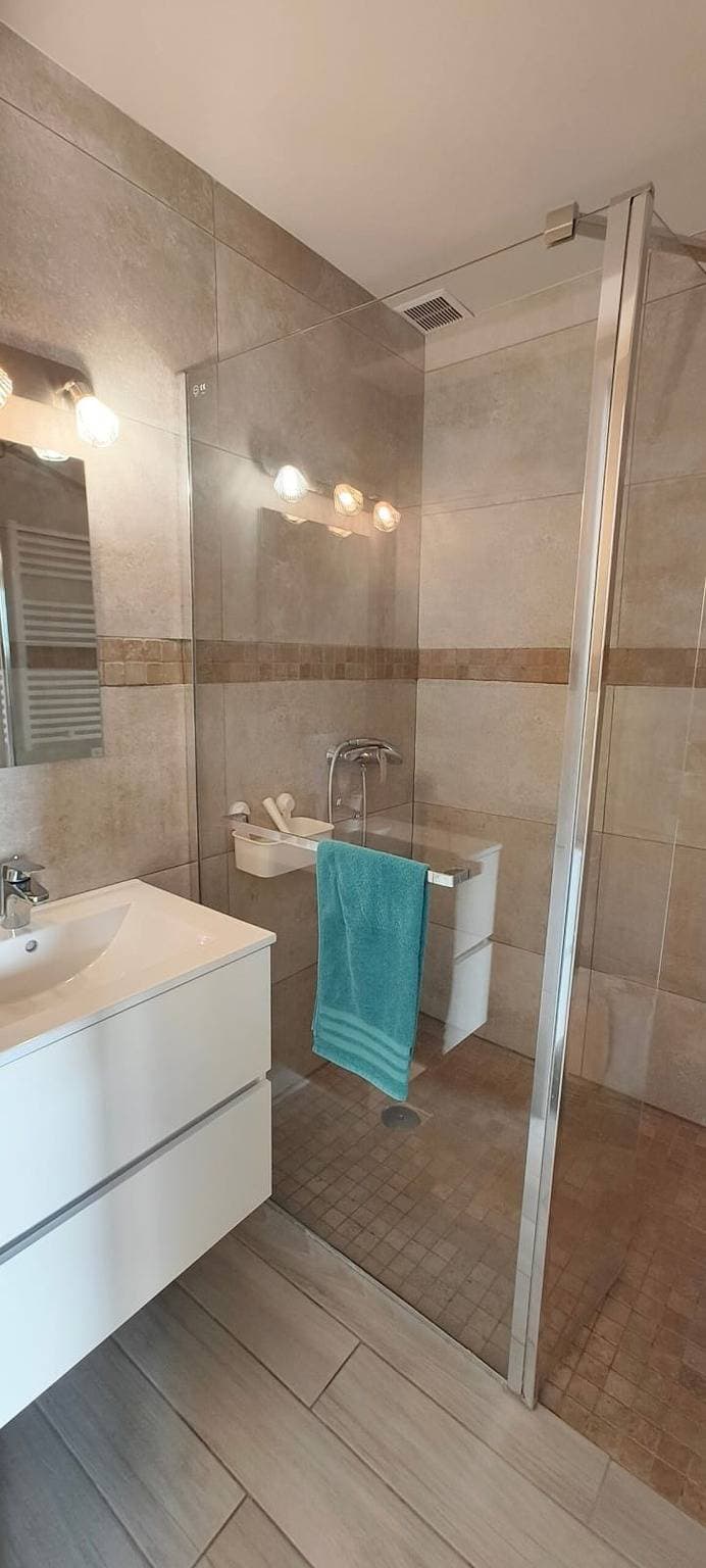 Foto 10 von 21: Ferienhaus für 6 Personen mit Terrasse