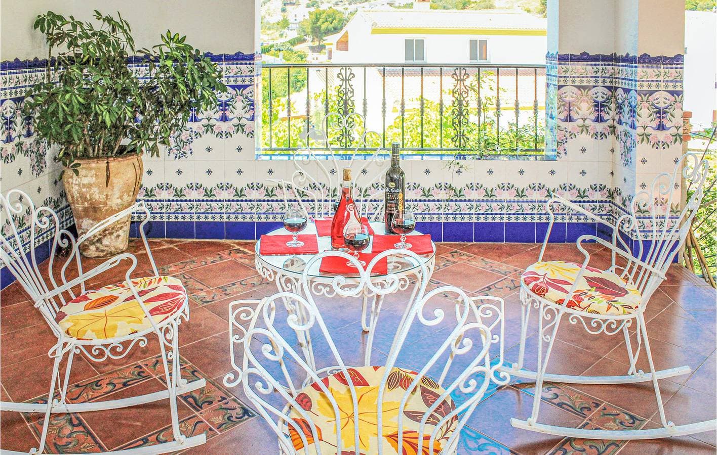 Foto 10 von 32: Rückzugsort am Pool mit Außengrill und Wi-Fi