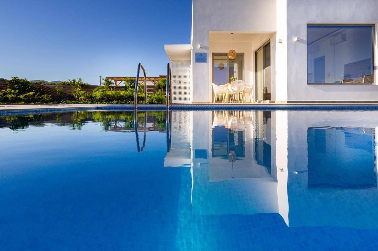 Sardines Luxury Villas 1