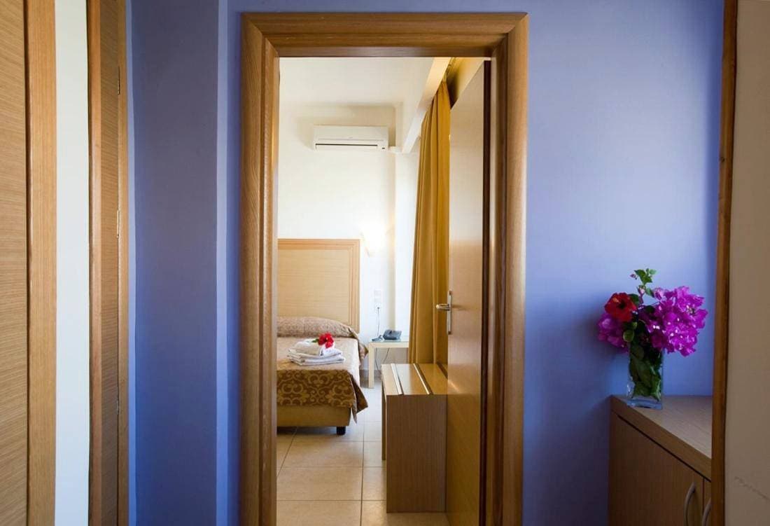 Foto 6 von 7: Double or Twin Room with Side Sea View