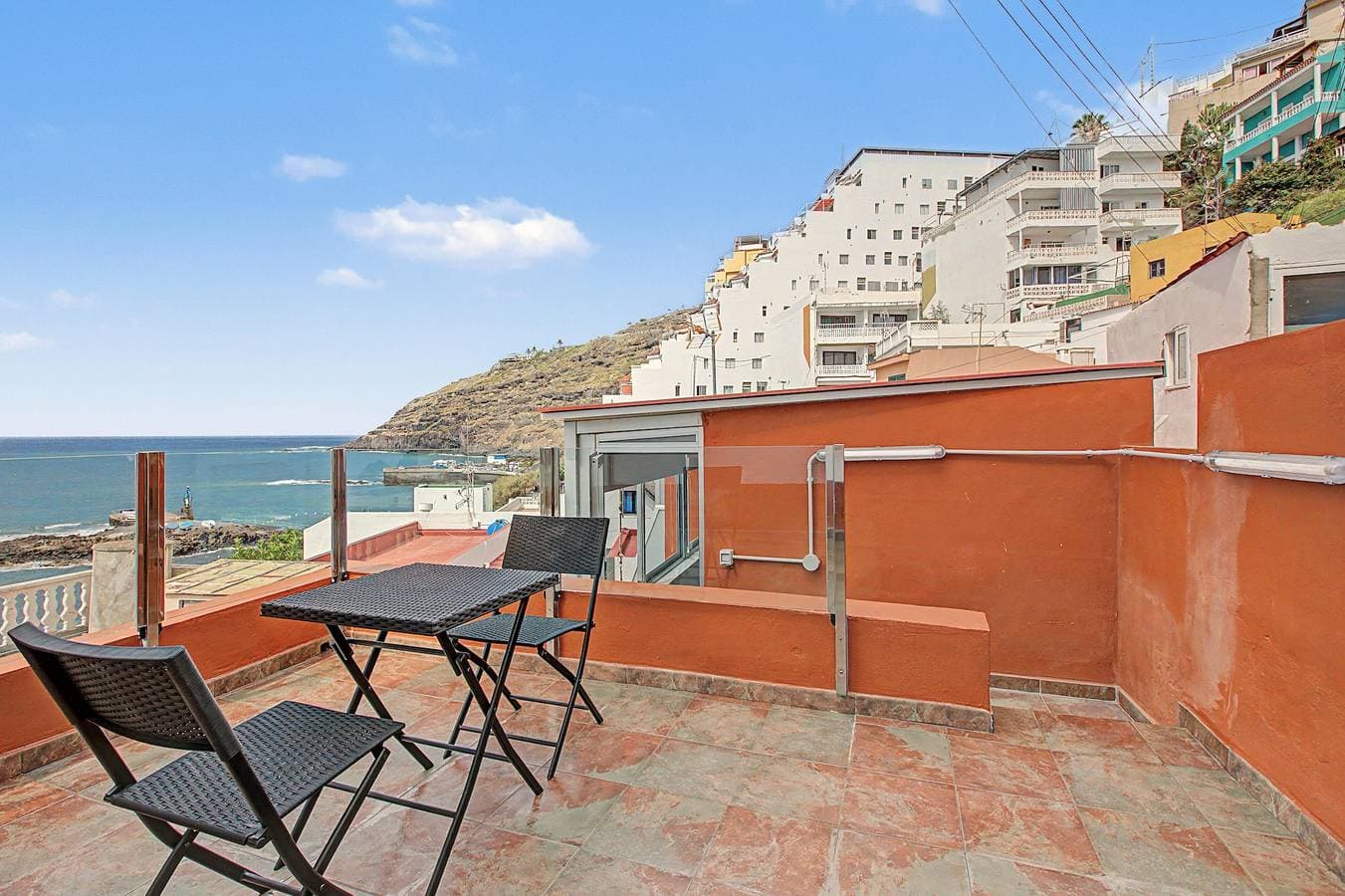 Foto 2 von 27: Ferienwohnung 'Ático La Morena' mit Meerblick, privater Terrasse und WLAN