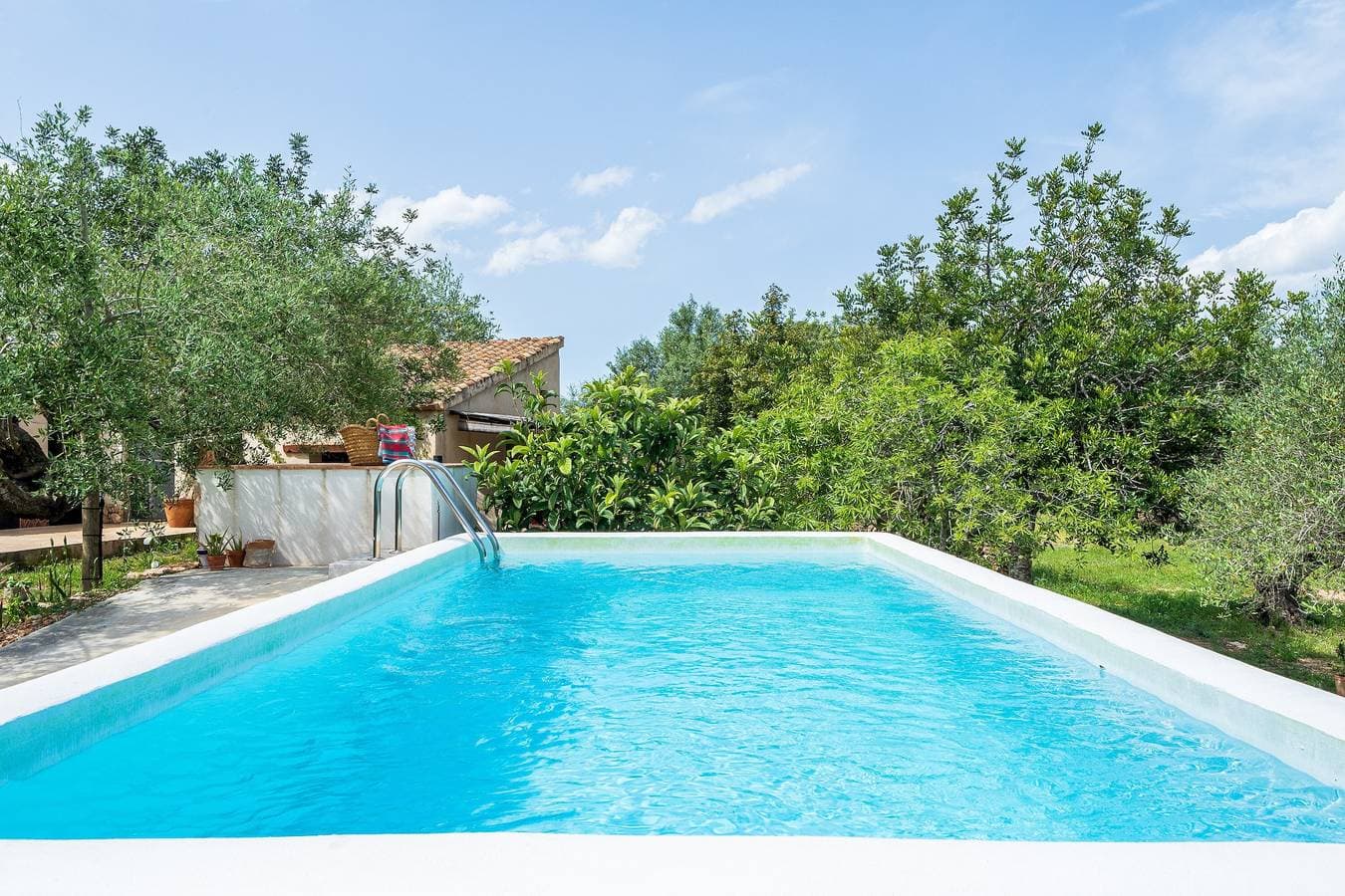 Foto 2 von 28: Villa „Casa en Olivera“ 3 km von der Küste mit privatem Pool und WLAN