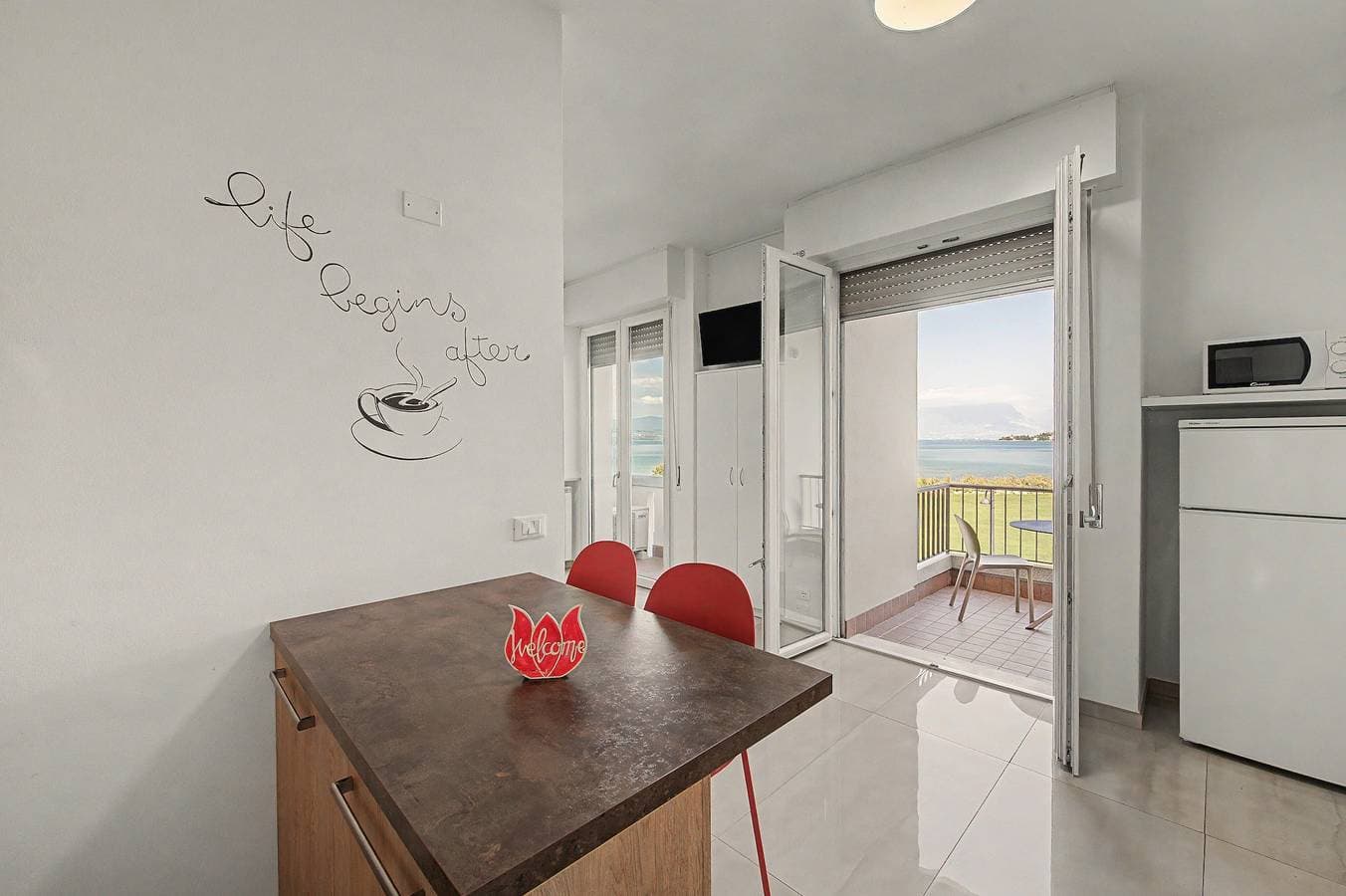 Foto 6 von 40: Apartment 'Margherita - Open Space Vista Lago' mit Seeblick, WLAN und Klimaanlage